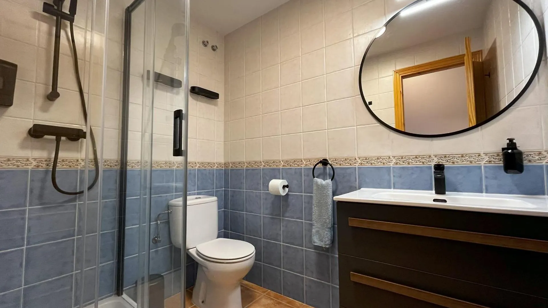 דירות פריחיליאנה Casa Linda 0*,  ספרד